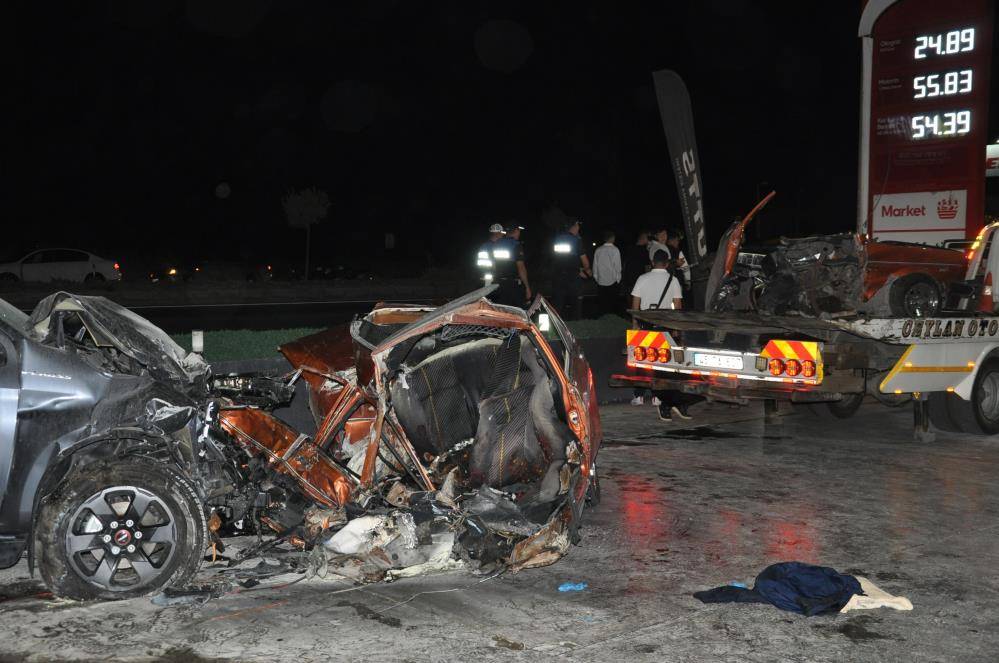 5 kişinin öldüğü trafik kazasında kimlikler belli oldu, acı an ortaya çıktı 1